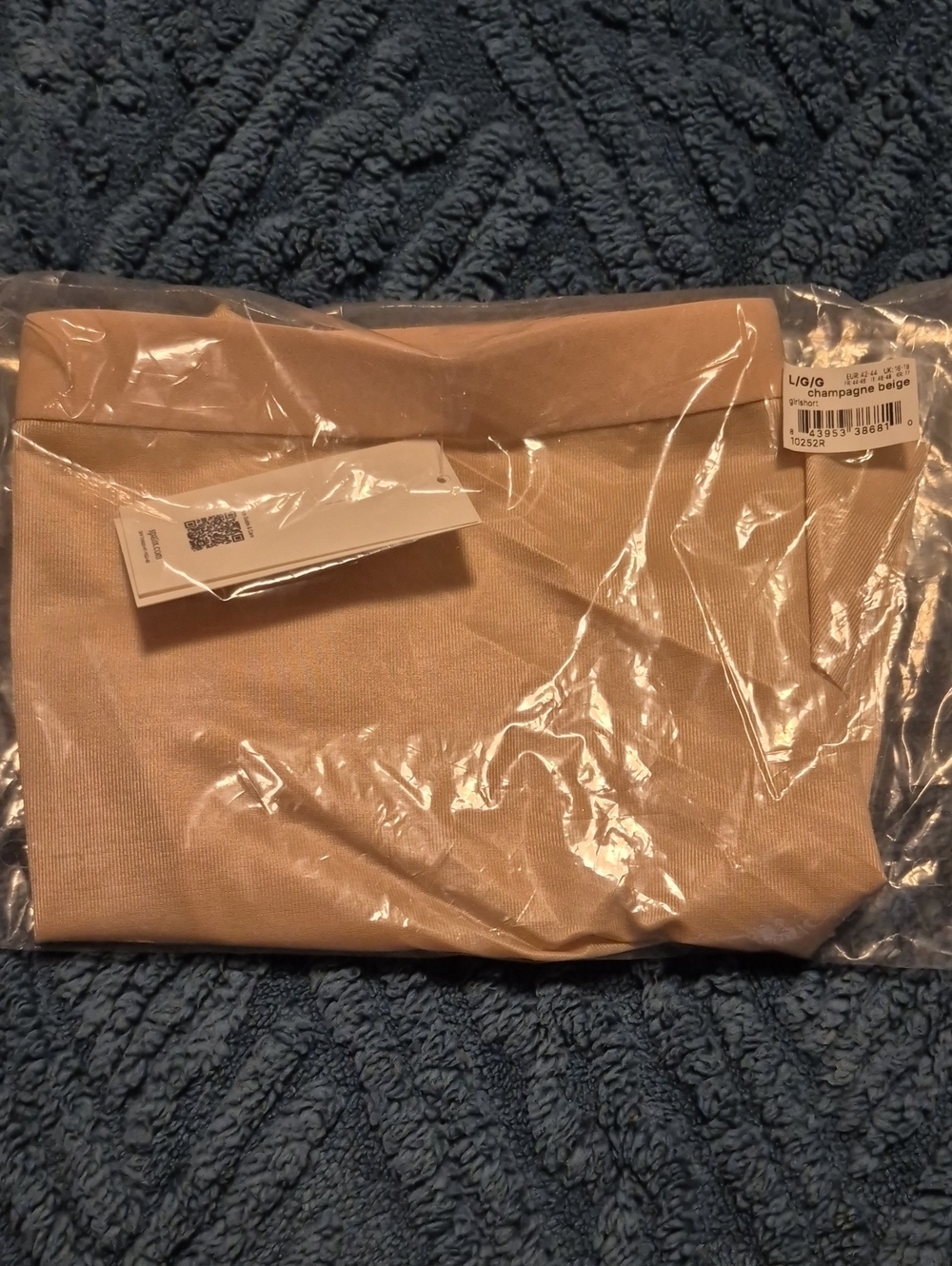 Spanx Invisible Girl Short NWT Sz L